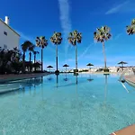 Amazing With Ocean View, Pool And Апартаменты Лагуш