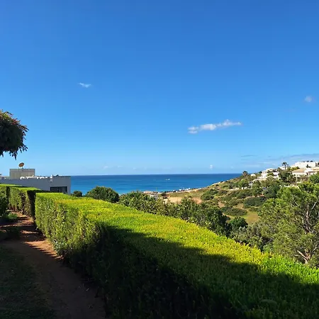 Amazing With Ocean View, Pool And Apartment