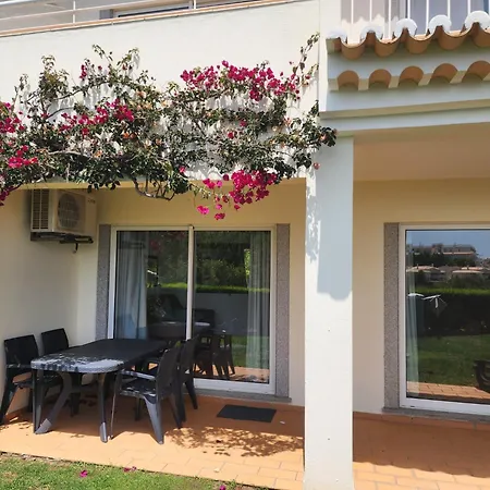 Amazing With Ocean View, Pool And Apartment Lagos